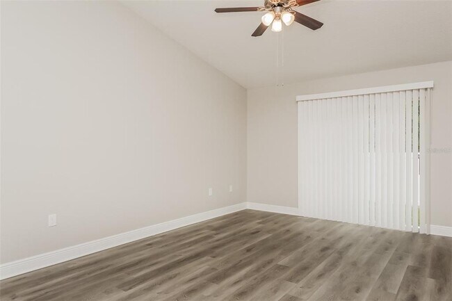 Building Photo - 463 Columbia Ct