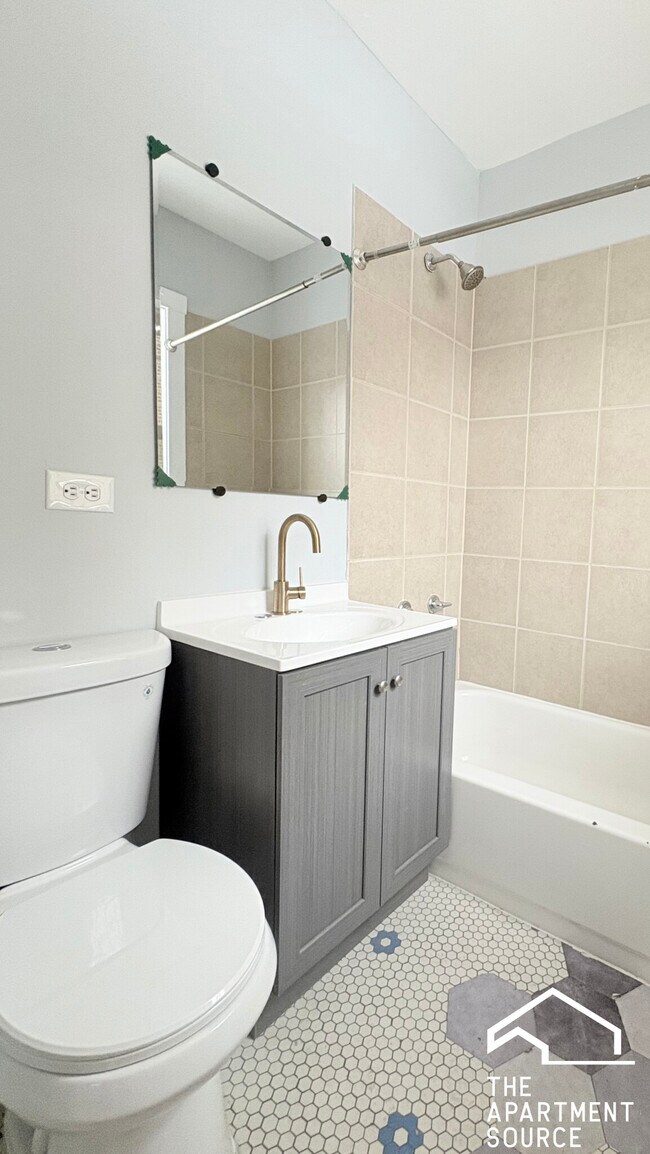 Building Photo - 6228 S Western Ave