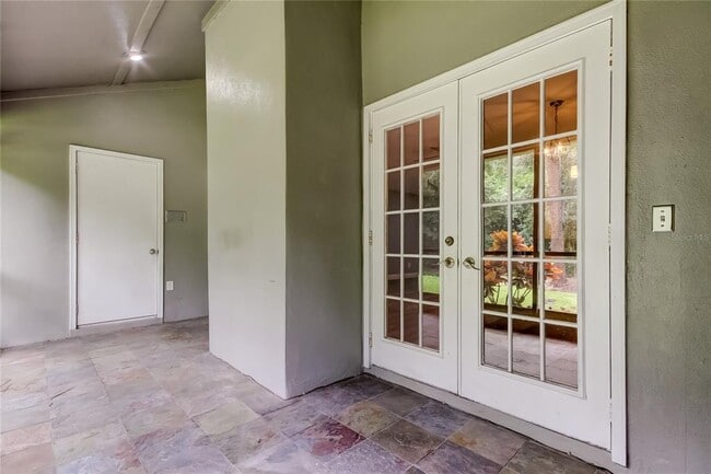 Building Photo - 4139 Brentwood Park Cir