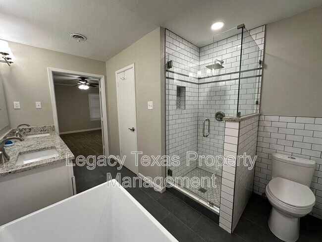 Building Photo - 3613 Wedghill Way