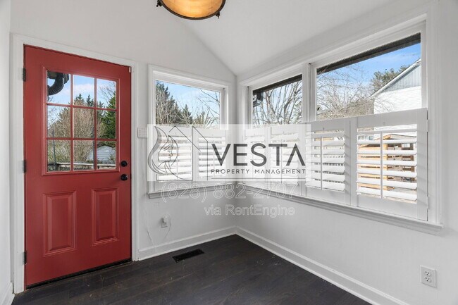 Building Photo - 4 Riddle Rd