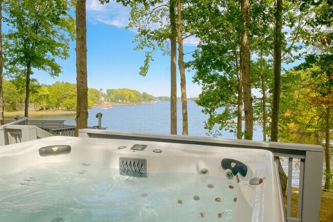 Building Photo - 152 Barksdale Ln