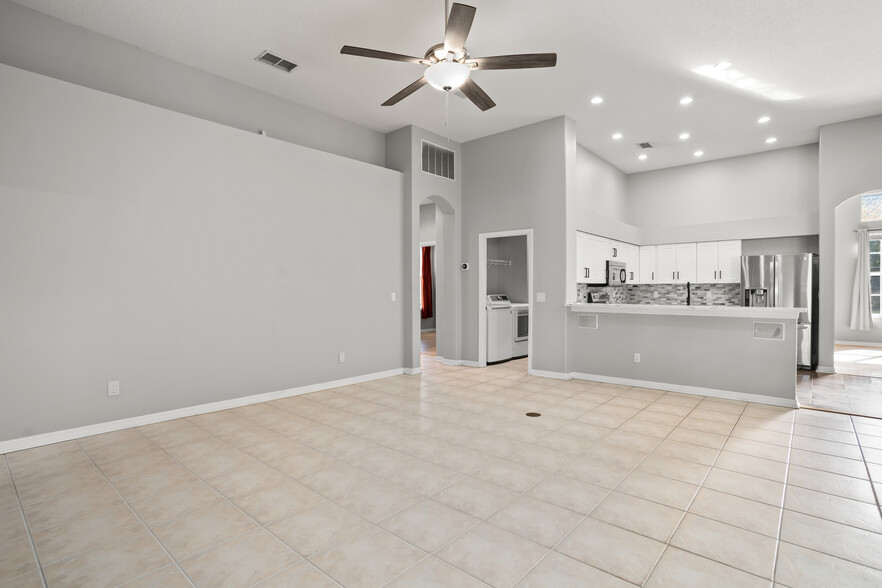 Building Photo - 2810 University Acres Dr