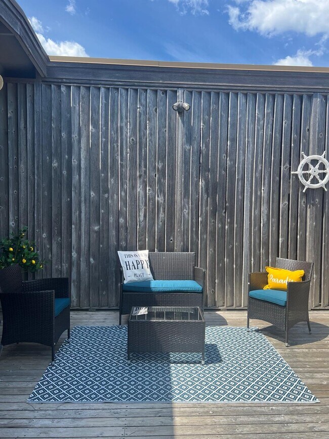 Building Photo - 101 Bungalow Ln