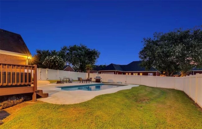Building Photo - 1408 Aramore Dr SE