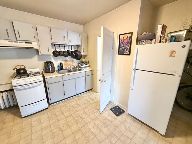 Building Photo - 168 N Winooski Ave