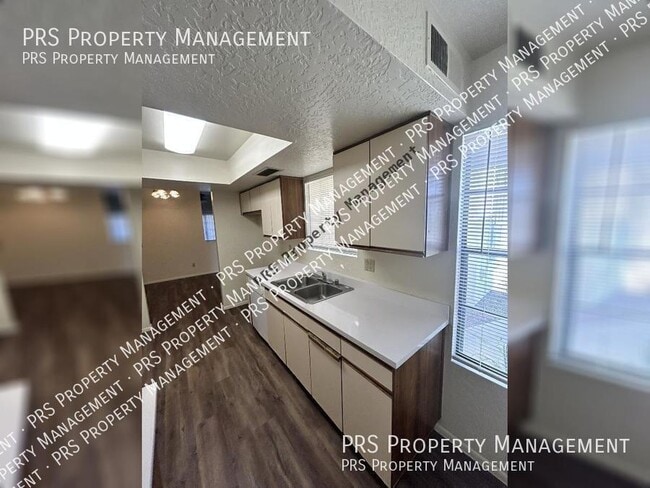 Building Photo - 7701 S Heather Dr