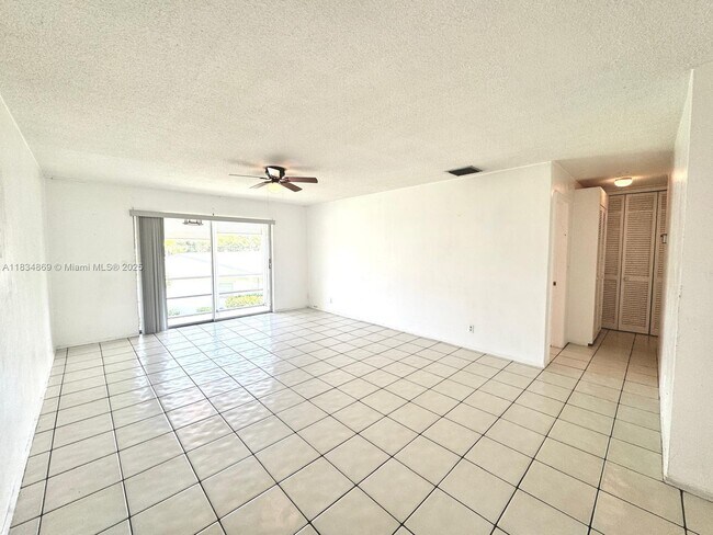 Building Photo - 700 Layne Blvd