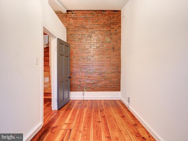 Building Photo - 1520 E Susquehanna Ave