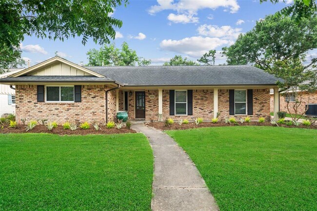 Primary Photo - 1810 Droxford Dr