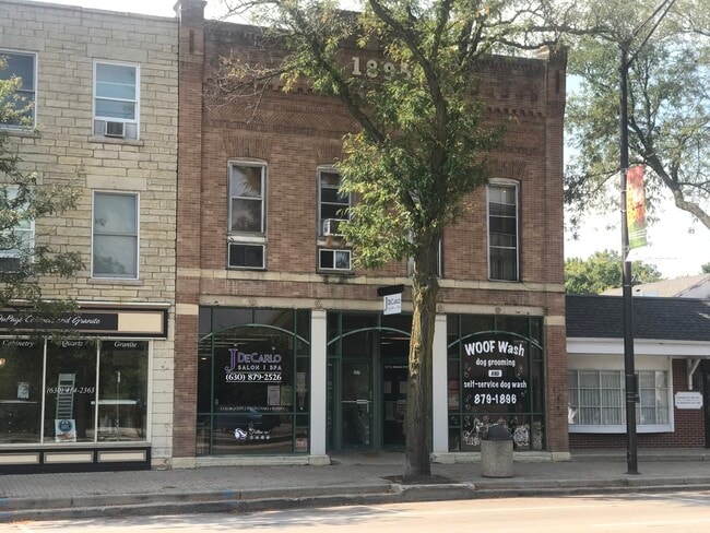 Primary Photo - 137 S Batavia Ave