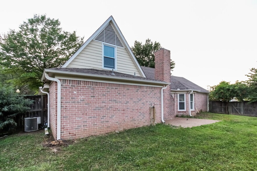 Building Photo - 7576 Dexter Run Cir