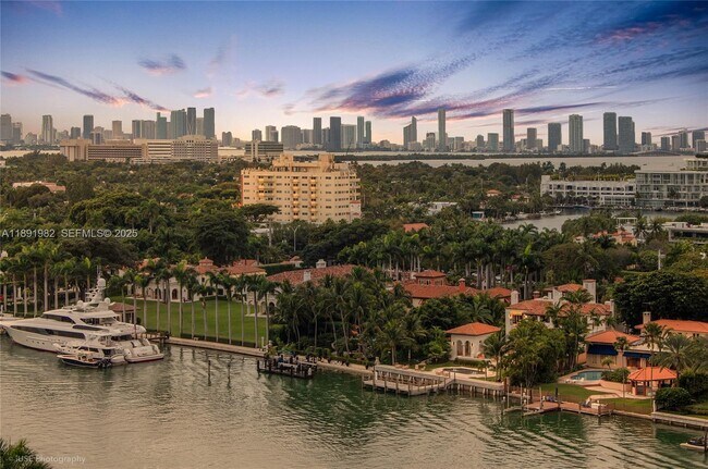 Building Photo - 4925 Collins Ave