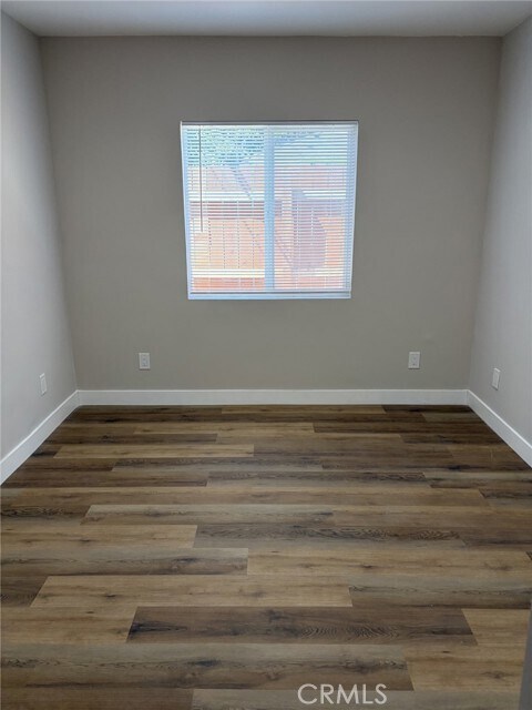 Building Photo - 12621 Izetta Ave