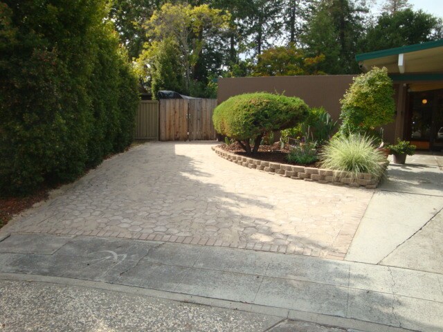 front side pavers - 683 Tiffany Ct