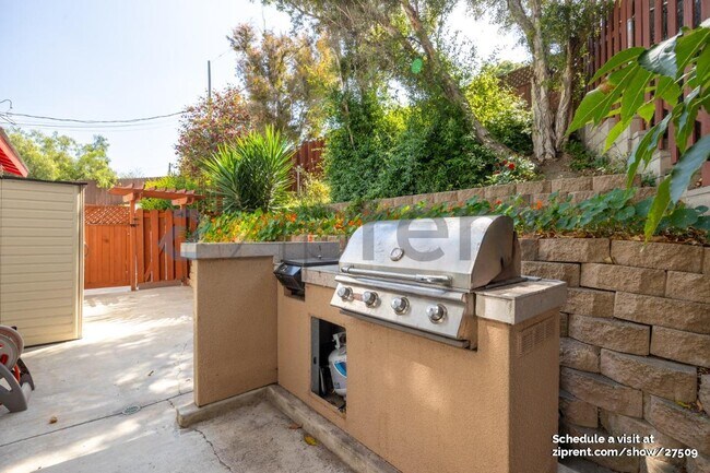 Building Photo - 280 Ritchey St