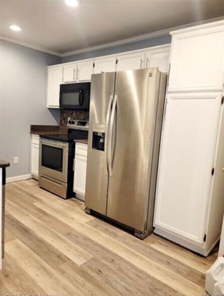 Building Photo - 24026 Wedgewood Cir