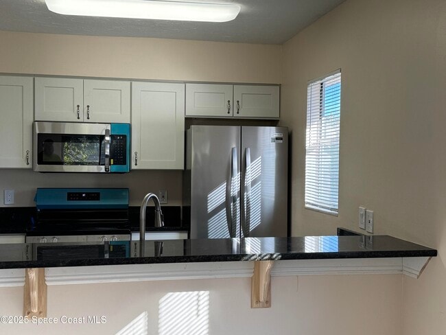 Building Photo - 2398 Fox Hollow Dr