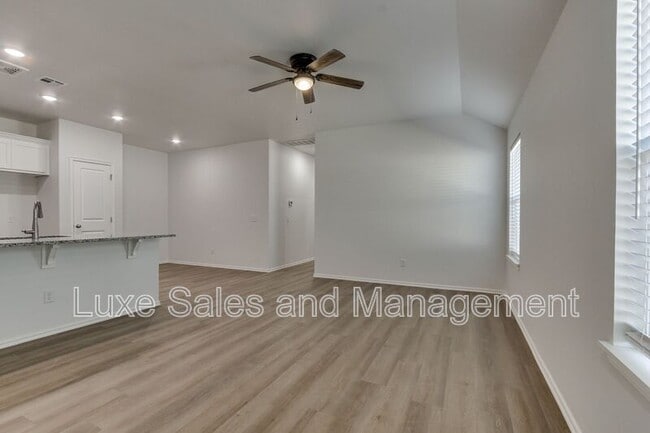 Building Photo - 11607 Mackenzie Wy