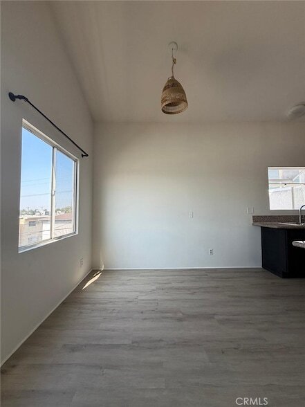 Building Photo - 911 N Beaudry Ave