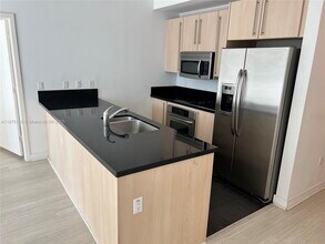 Building Photo - 1111 SW 1st Ave