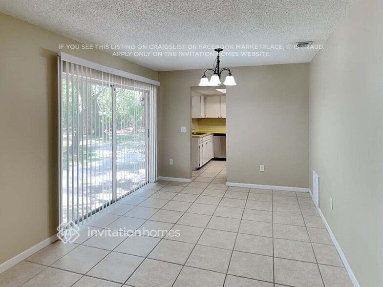 Building Photo - 713 Little Wekiva Rd