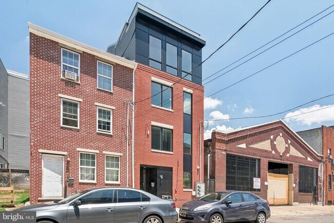 Primary Photo - 1437 Parrish St