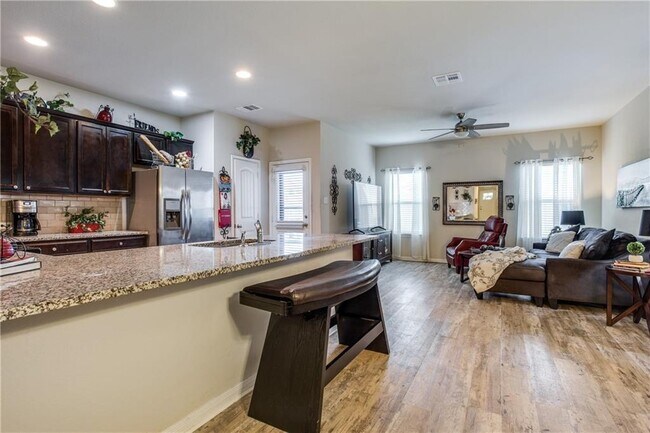 Building Photo - 1072 Gaelic Dr