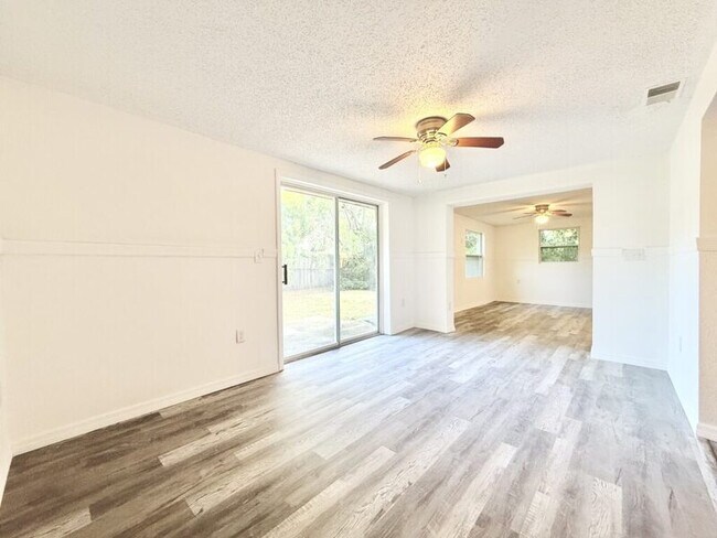 Building Photo - 5707 Quist Dr