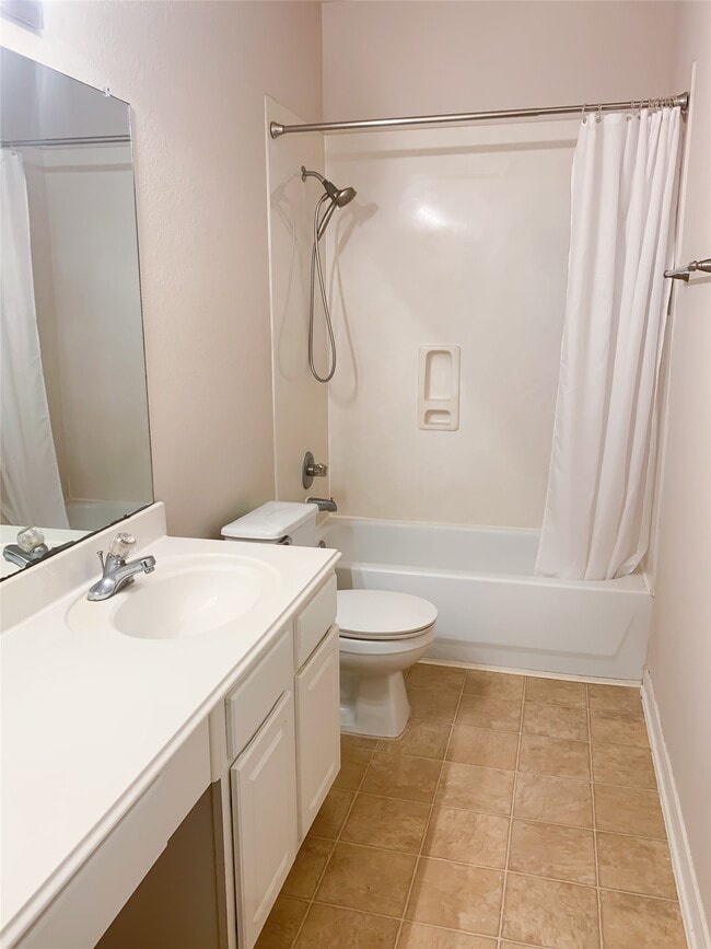 Building Photo - 21534 Oak Park Trails Dr