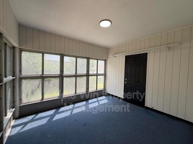 Building Photo - 2257 Luxmore Dr