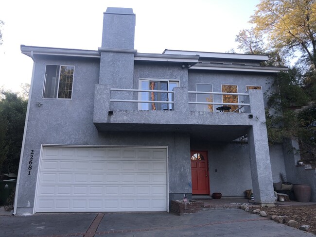 Building Photo - 3 Bed / 3 Bath in Woodland Hills