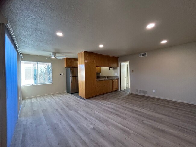 Building Photo - 4172 Del Amo Blvd