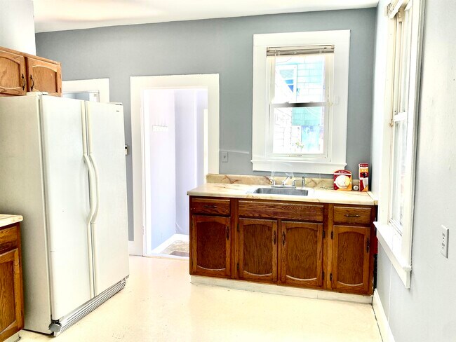 Building Photo - 19 Nelson Ave