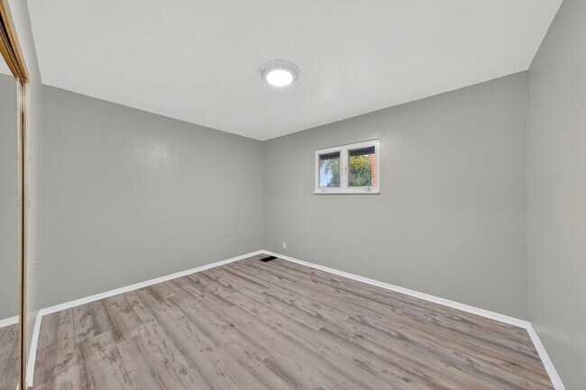 Building Photo - 138 Grampian Rd