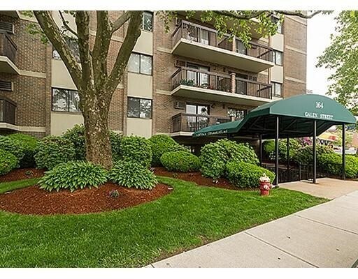 Primary Photo - 164 Galen St