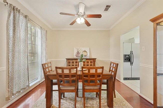 Building Photo - 17827 Scenic Oaks Dr