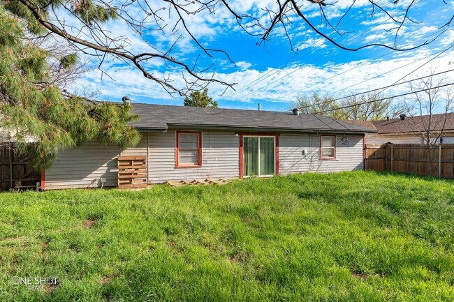 Building Photo - 3181 Sherry Ln