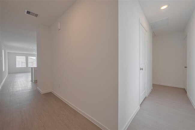 Building Photo - 6866 Lantana Leaf Ln