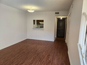 Building Photo - 1 Bedroom, 1.5 Bath Townhouse