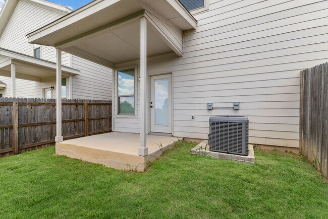 Building Photo - 13838 Enzo Gate