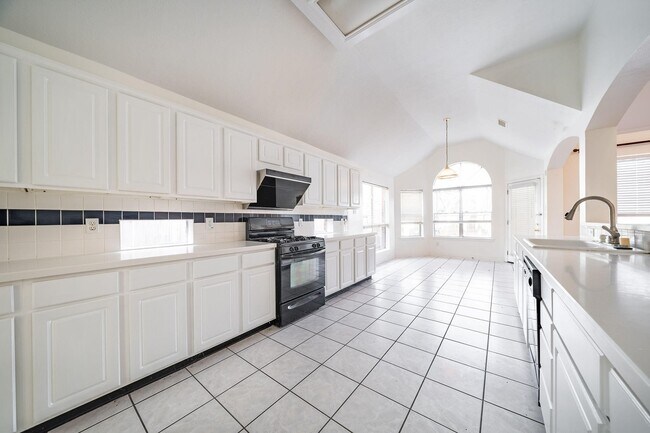 Building Photo - 3627 Heritage Colony Dr