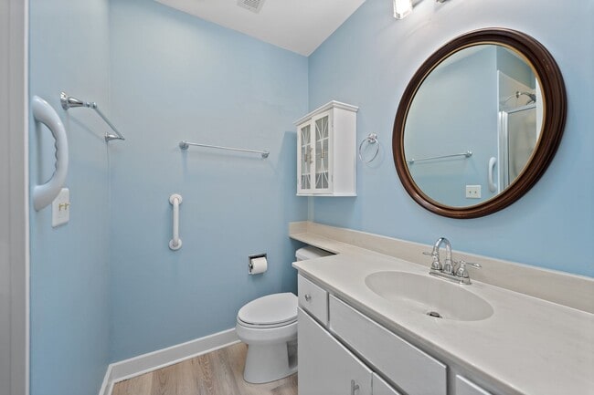 Building Photo - Available mid-July! 3 Bedroom/3 Bath Townhome in Falconbridge!