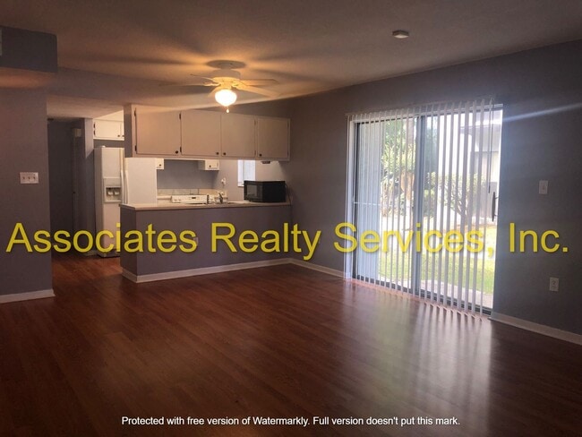 Building Photo - Cute 2Bed/2Bath in Concordia!