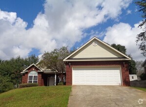 Building Photo - Quail Hollow