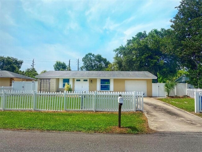Primary Photo - 1110 Carmella Cir
