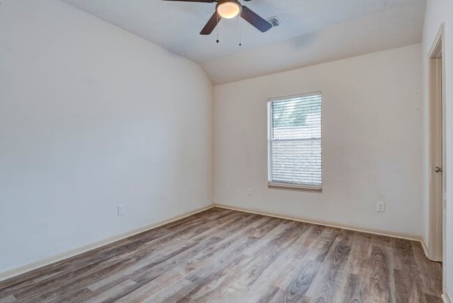 Building Photo - 16023 Williwaw Dr