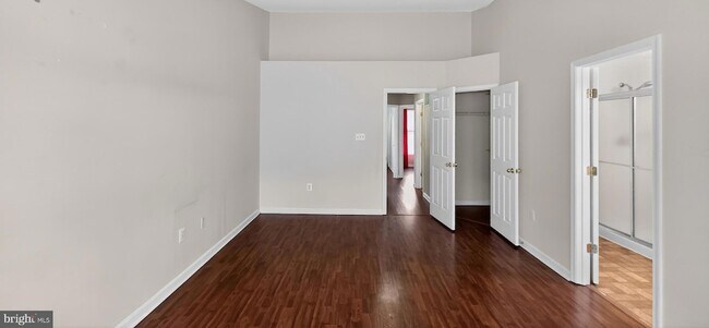 Building Photo - 2483 Lakeside Drive