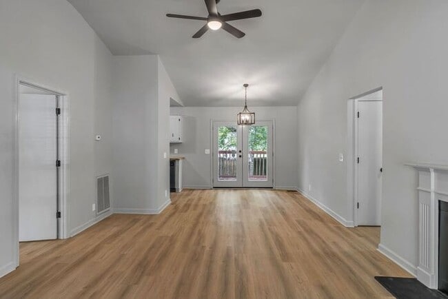 Building Photo - FOR RENT in Goodlettsville - Beautiful Renovation!