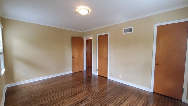 Building Photo - Charming In-Town Rental – Close to Downtow...